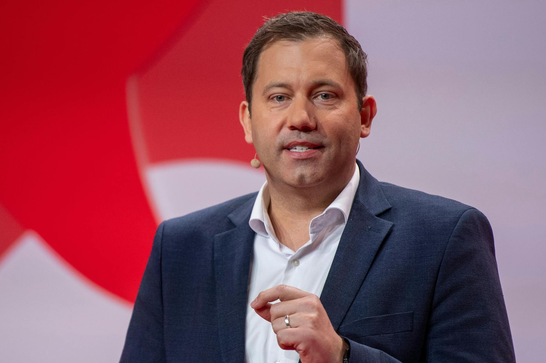 SPD-Chef Lars Klingbeil wirft Friedrich Merz und Markus Söder vor, Fake News zu verbreiten.