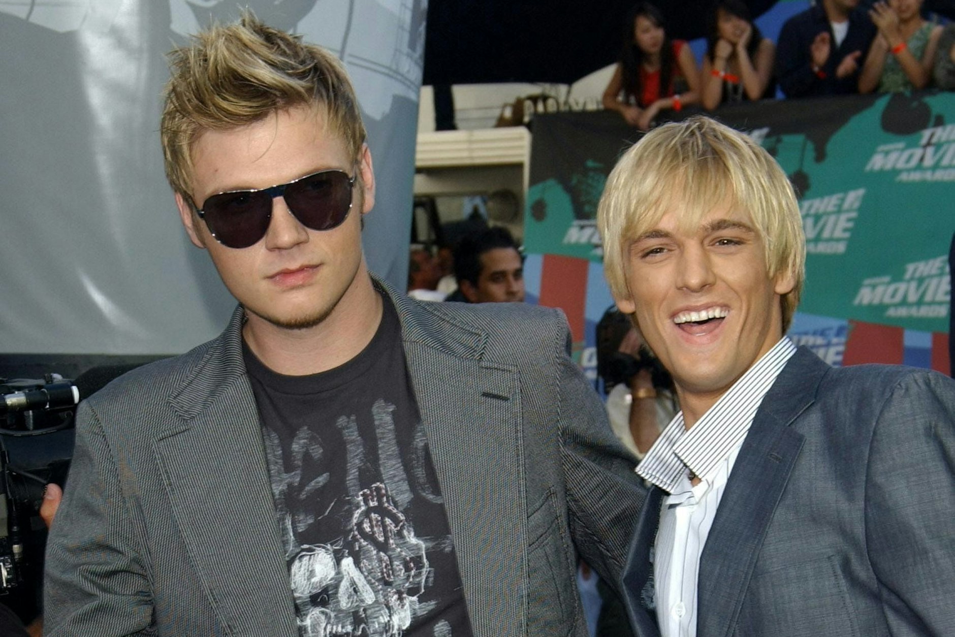 Nick (l.) und Aaron Carter kommen 2006 zusammen zu den MTV Movie Awards in Los Angeles.