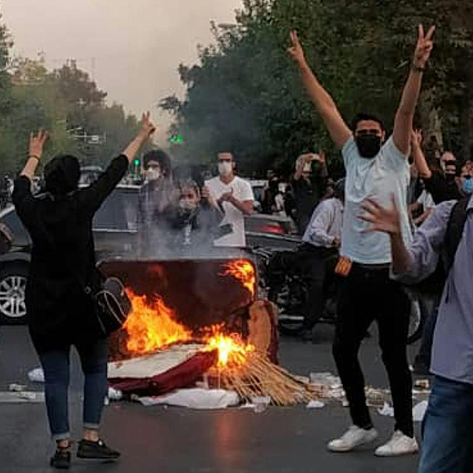 Proteste im Iran: Sicherheitskräfte schießen auf Demonstranten