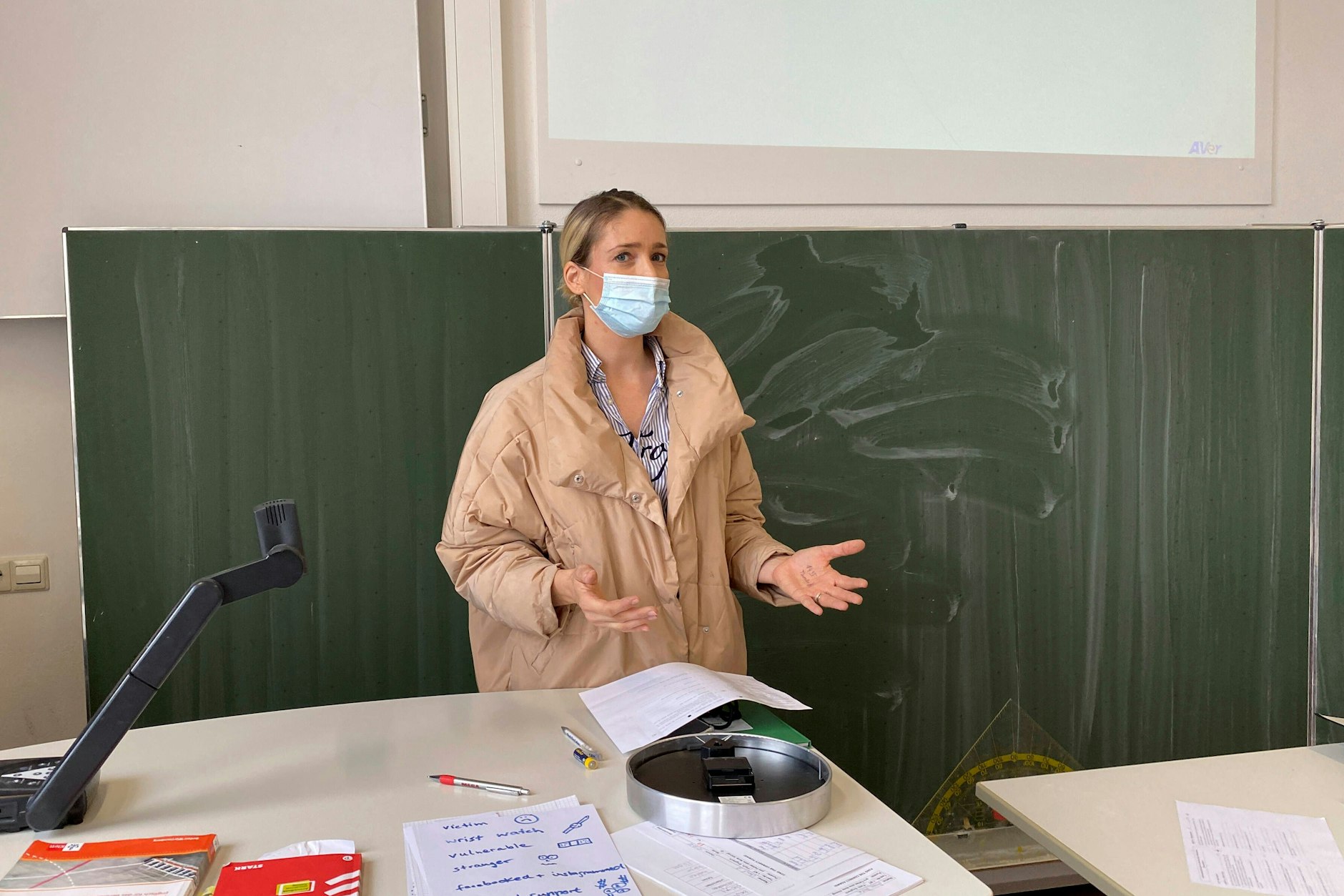 Der Lehrerverband will, dass Schulen selbst über Maskenpflicht im Unterricht entscheiden.