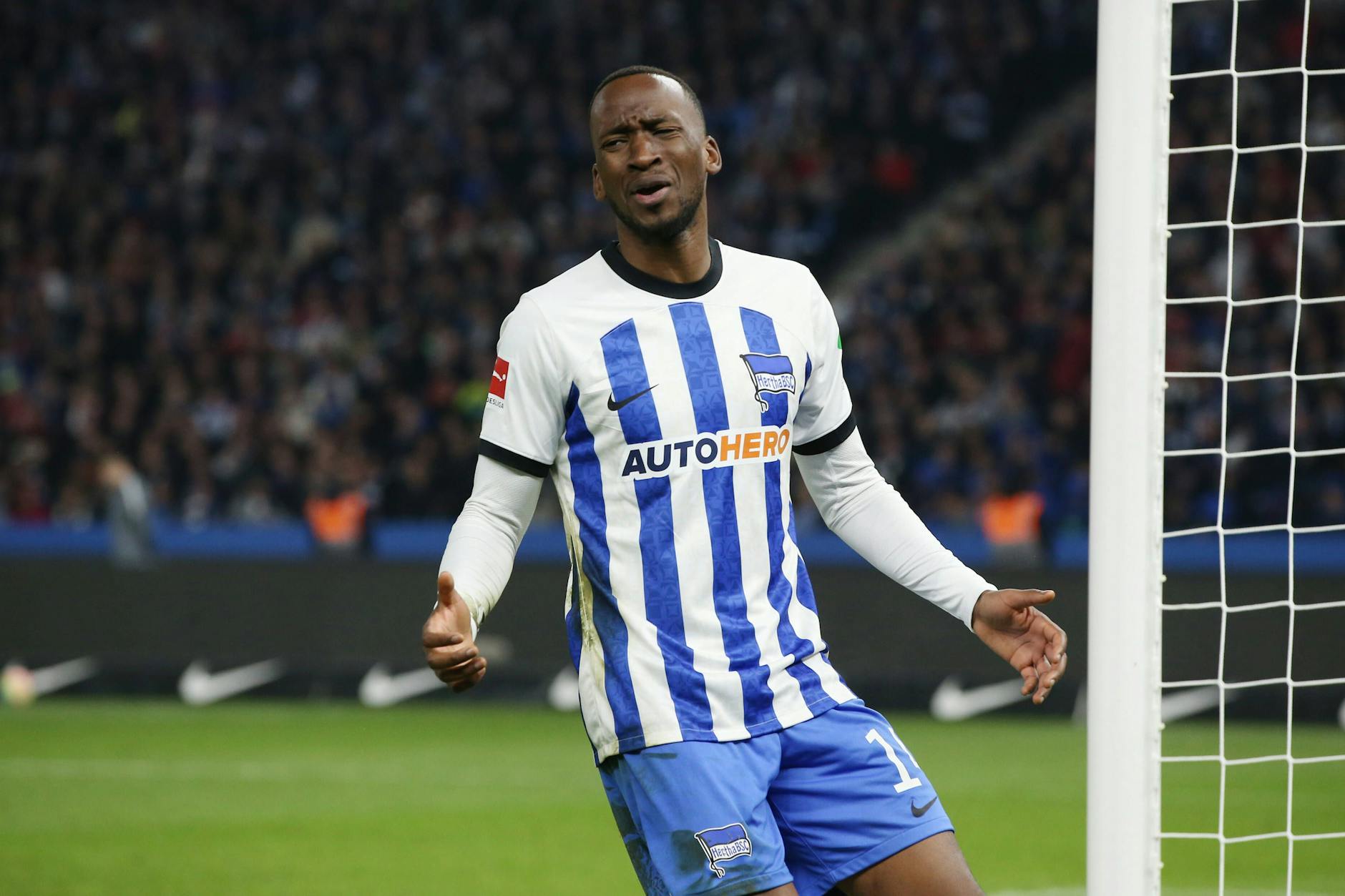 Herthas Dodi Lukebakio war nach dem 2:3 gegen Bayern enttäuscht. Sein Tor half nicht für einen Punkt gegen den Rekordmeister.