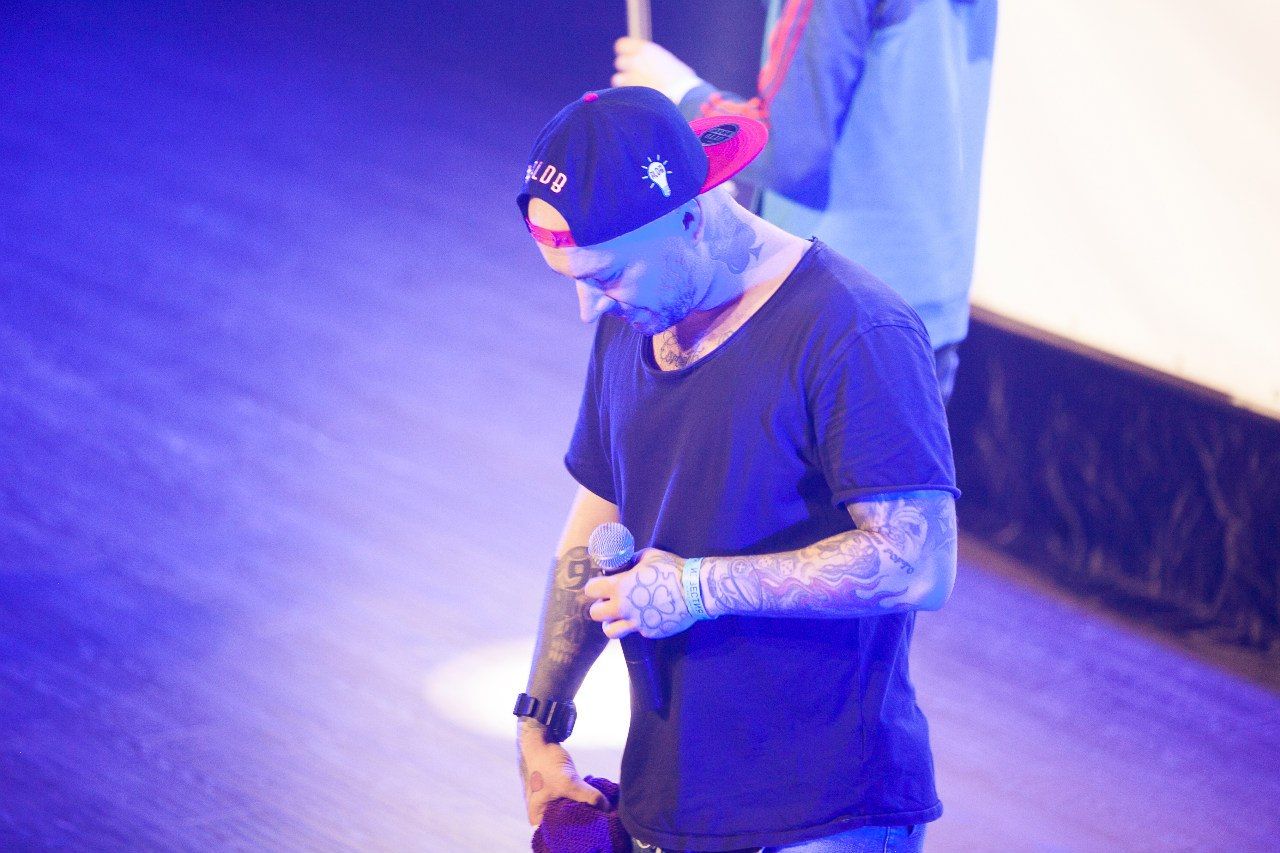 Schokk: Deutscher Hetz-Rapper bittet Putin um „Asyl“ in Russland