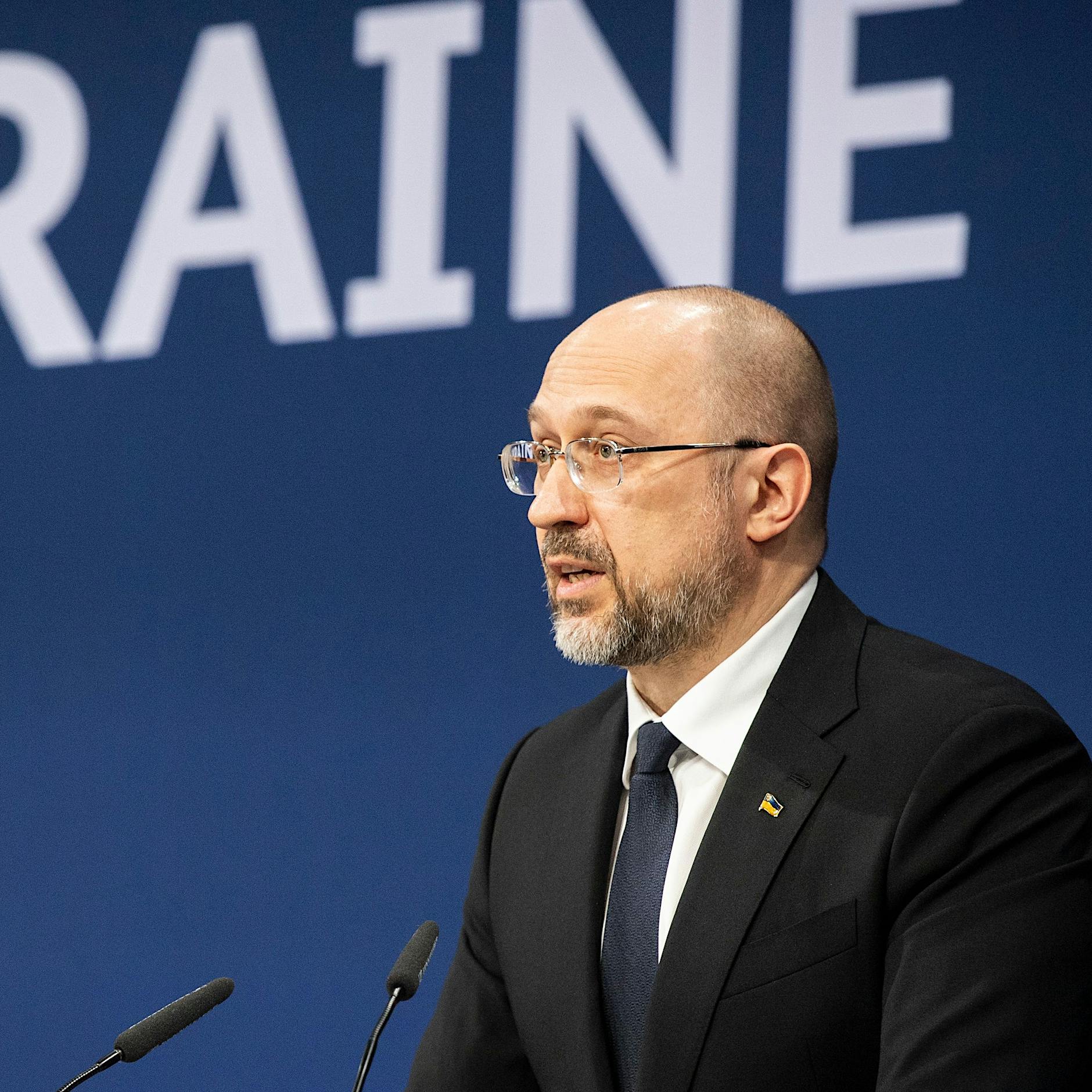 Für Kriegszwecke: Ukraine enteignet „strategisch wichtige“ Unternehmen