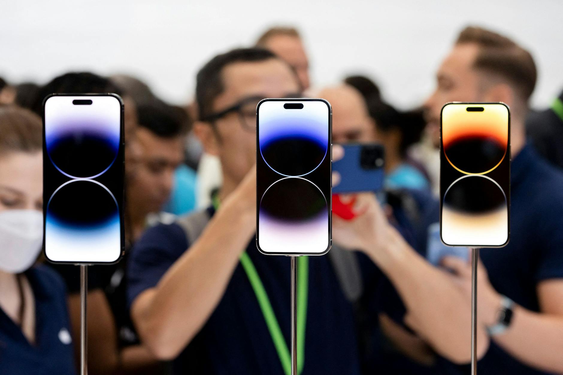 Riesen-Fez im September bei der Vorstellung der neuen IPhones in Apples Hauptsitz Cupertino (Kalifornien). Jetzt hat der Konzern Lieferschwierigkeiten.