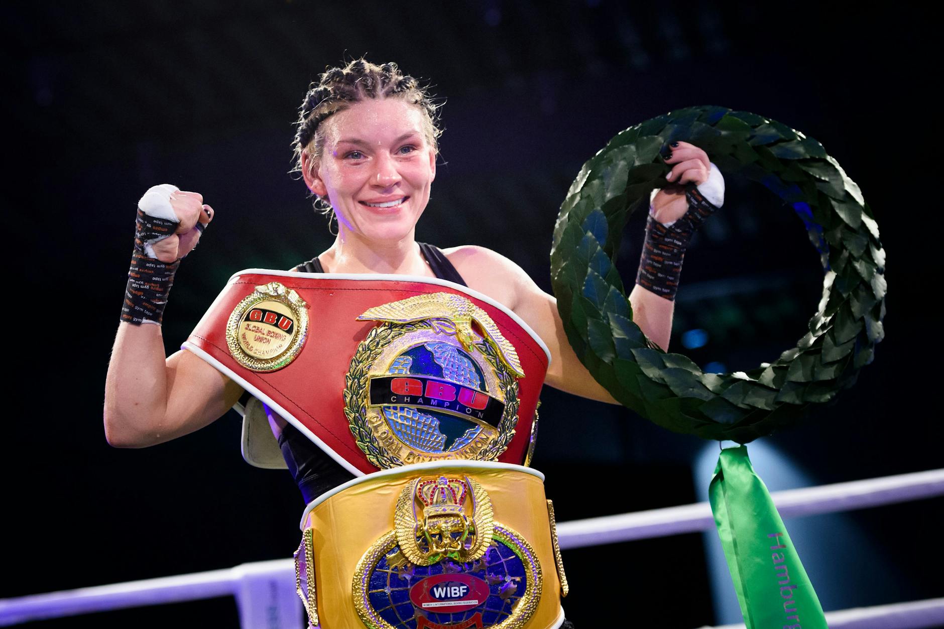 Nina Meinke hat das, was sie schon so lange wollte: den Weltmeistergürtel. 