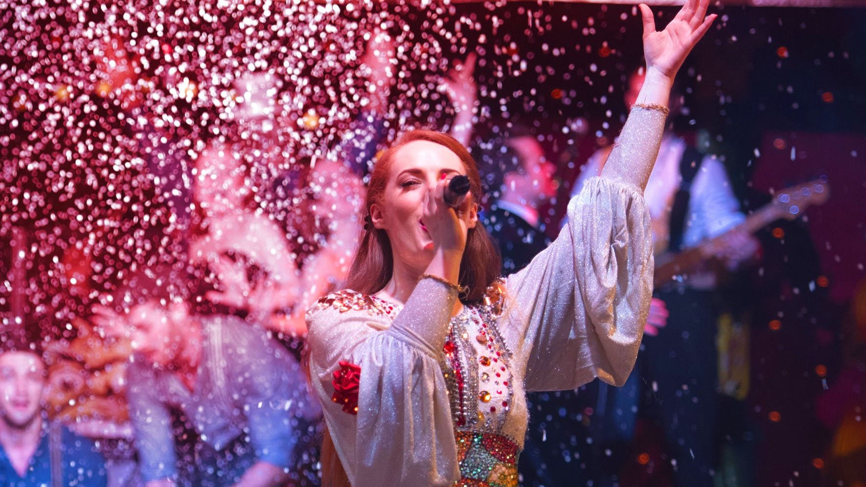 Gesang, Magie, Artistik und gutes Essen. Das ist die neue Palazzo-Show in Berlin.