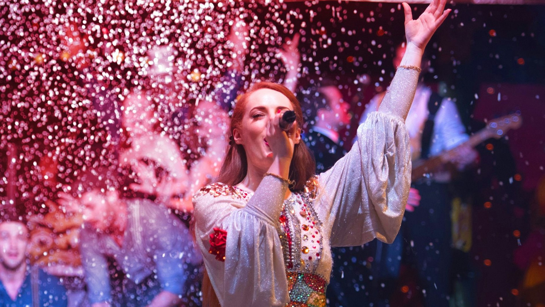 Gesang, Magie, Artistik und gutes Essen. Das ist die neue Palazzo-Show in Berlin.