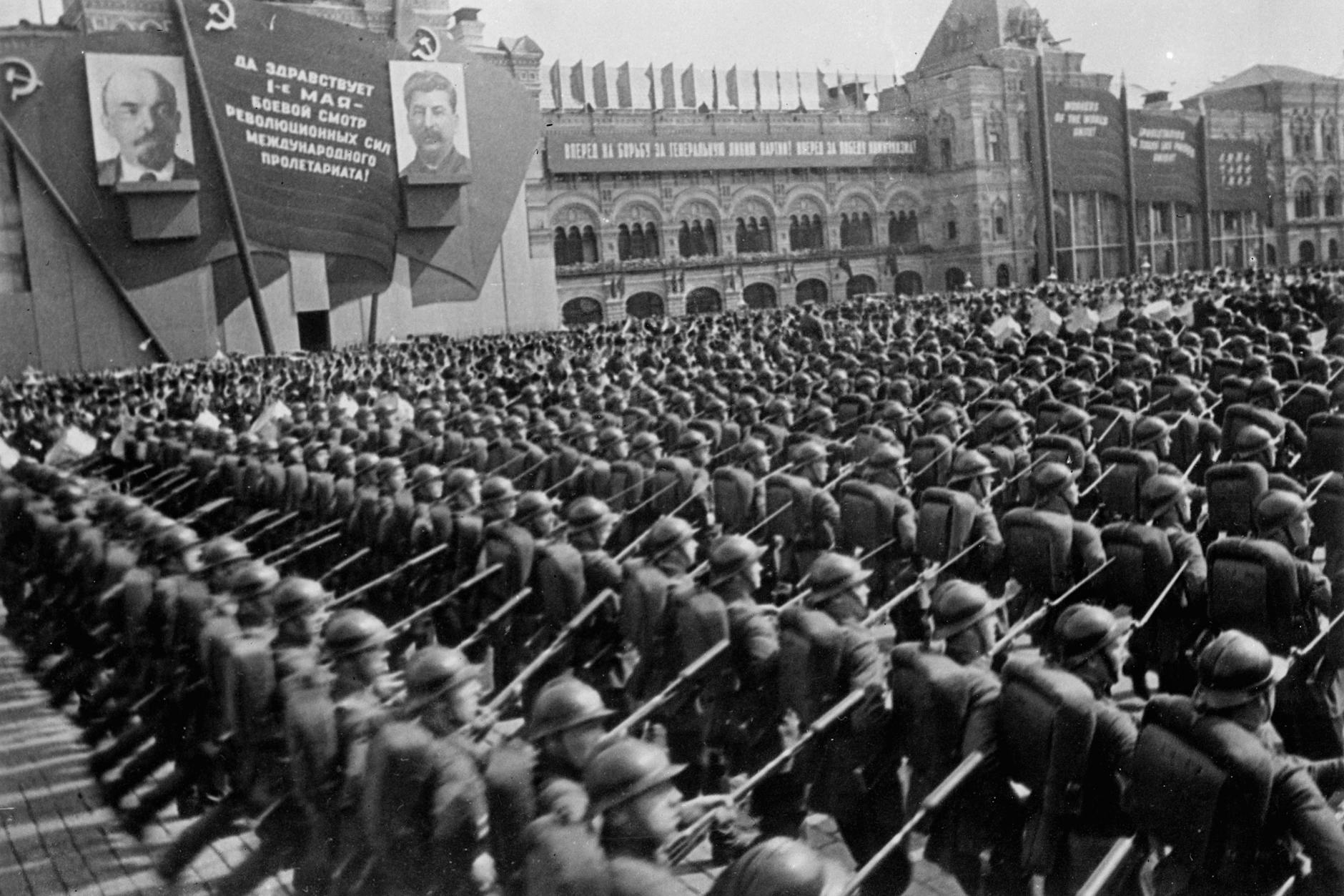 Soldaten der Moskauer Garnison bei einer Militärparade in Moskau, 1936.
