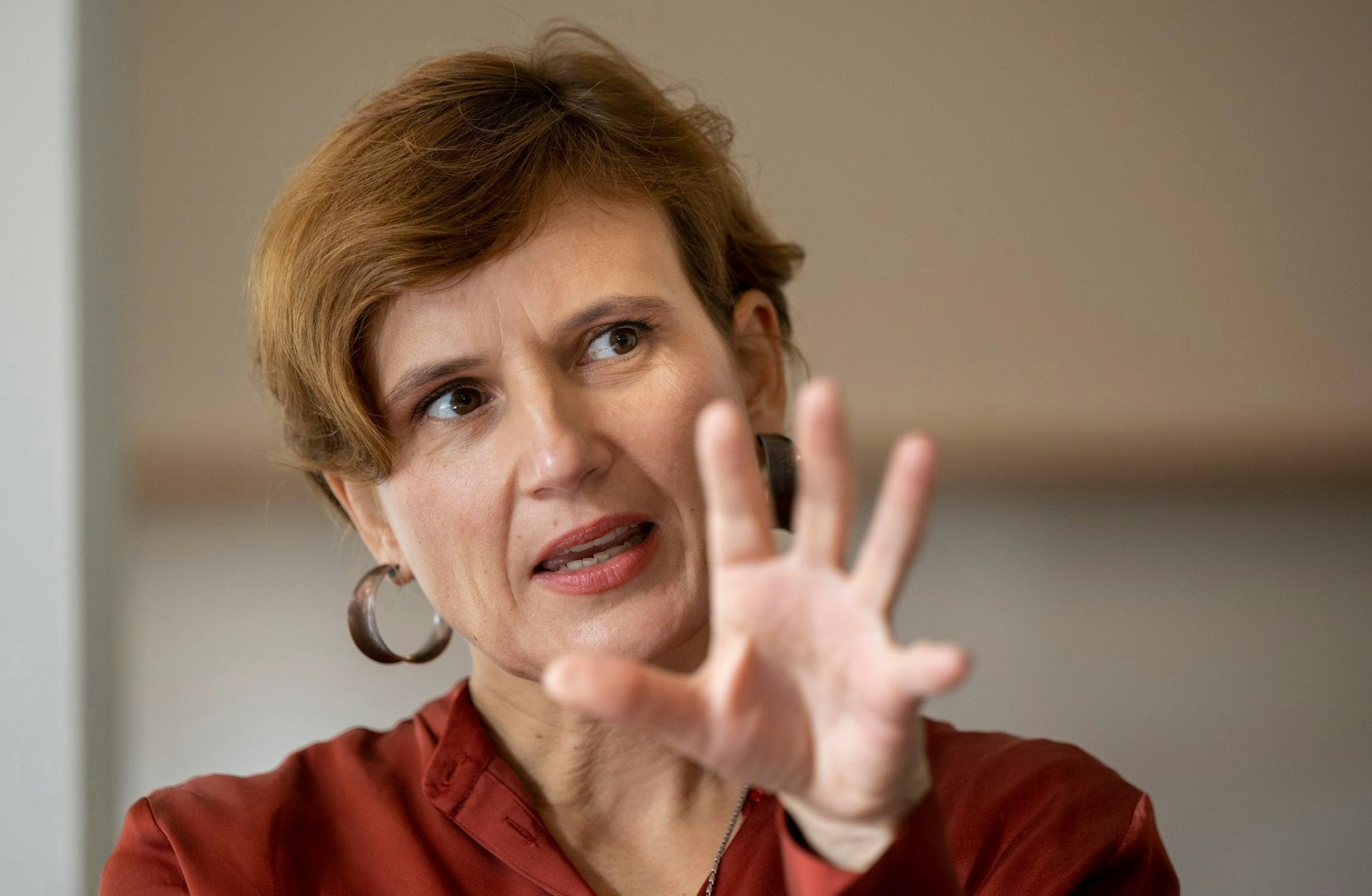 ARCHIV - Sozialsenatorin von Berlin Katja Kipping spricht bei einem Pressetermin.  d