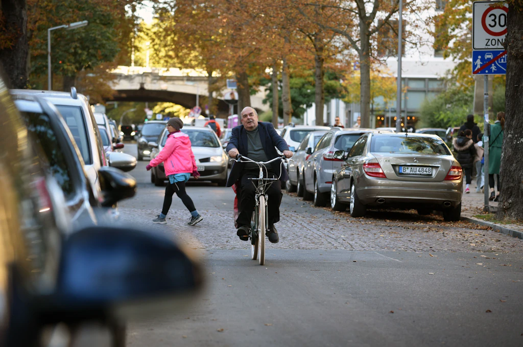 Streit um eine Fahrradstraße: Warum das „Grasende Fohlen“ so traurig ist