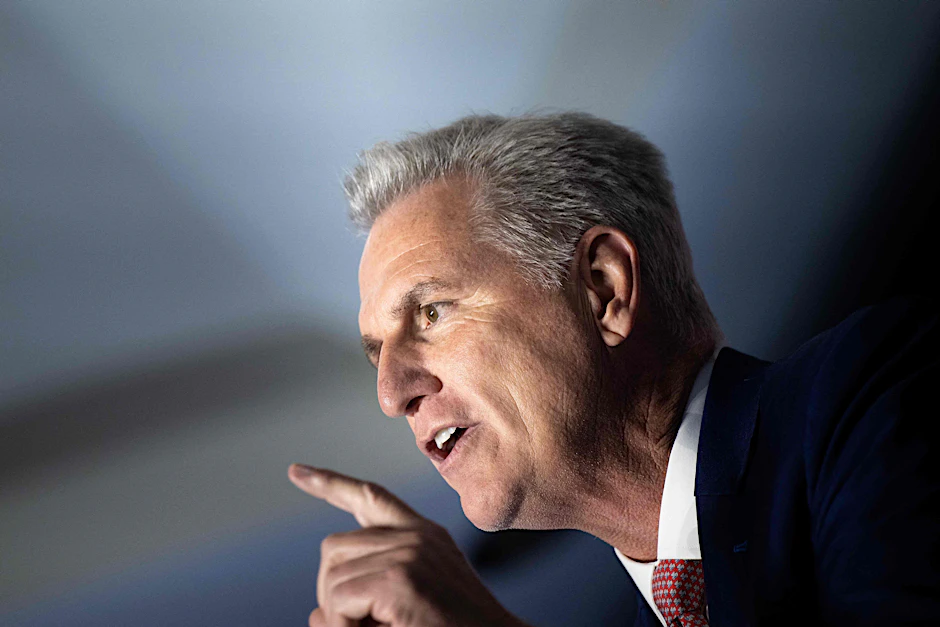 Kevin McCarthy spricht auf der Wahlparty in Washington.