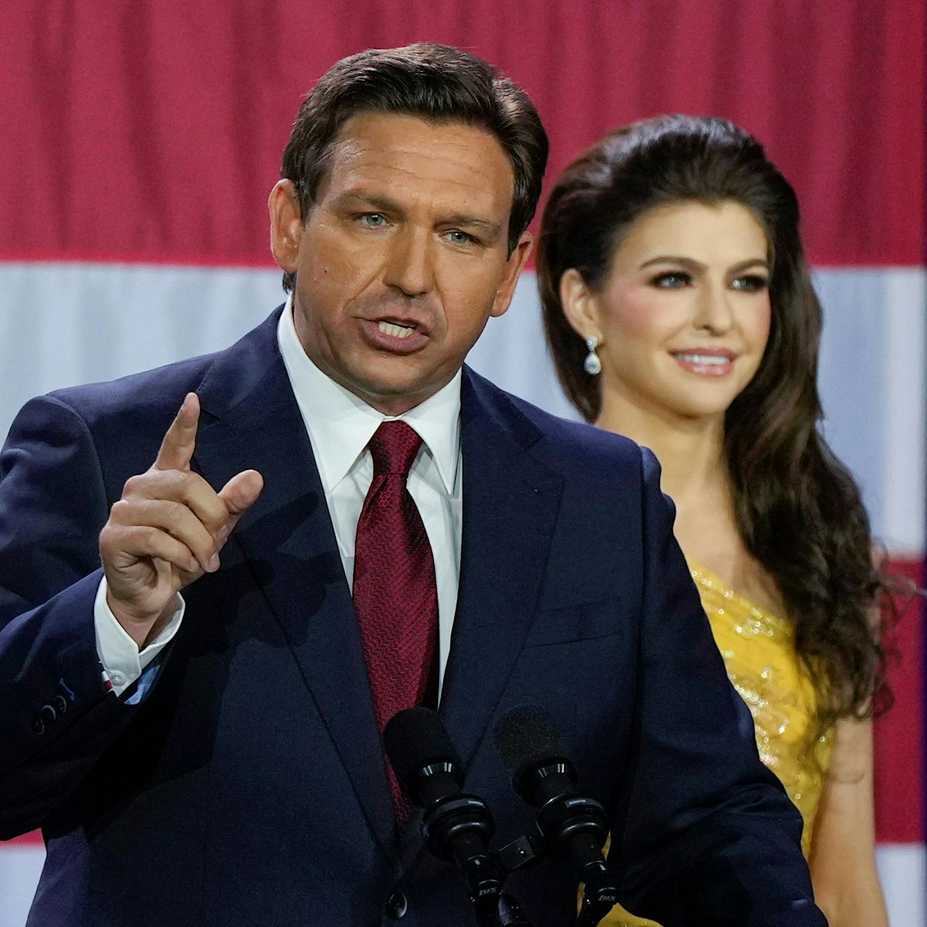 Warum hat dieser Mann den Ring von Trump nicht geküsst?