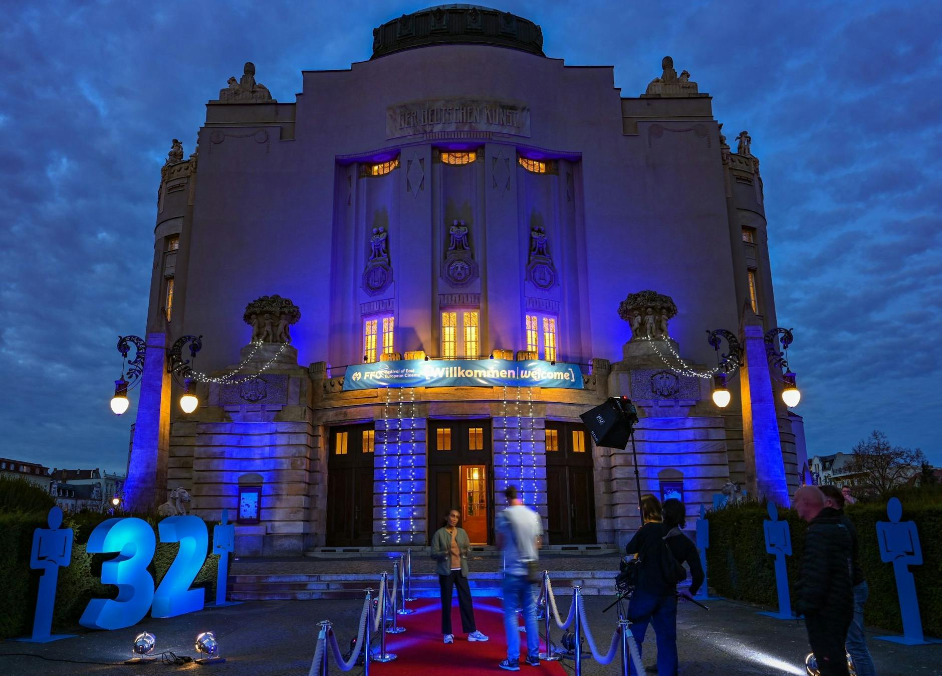 Am Abend wird das 32. Filmfestival Cottbus im Gebäude des Staatstheaters eröffnet.