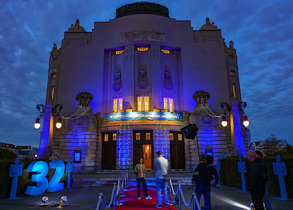 Am Abend wird das 32. Filmfestival Cottbus im Gebäude des Staatstheaters eröffnet.  