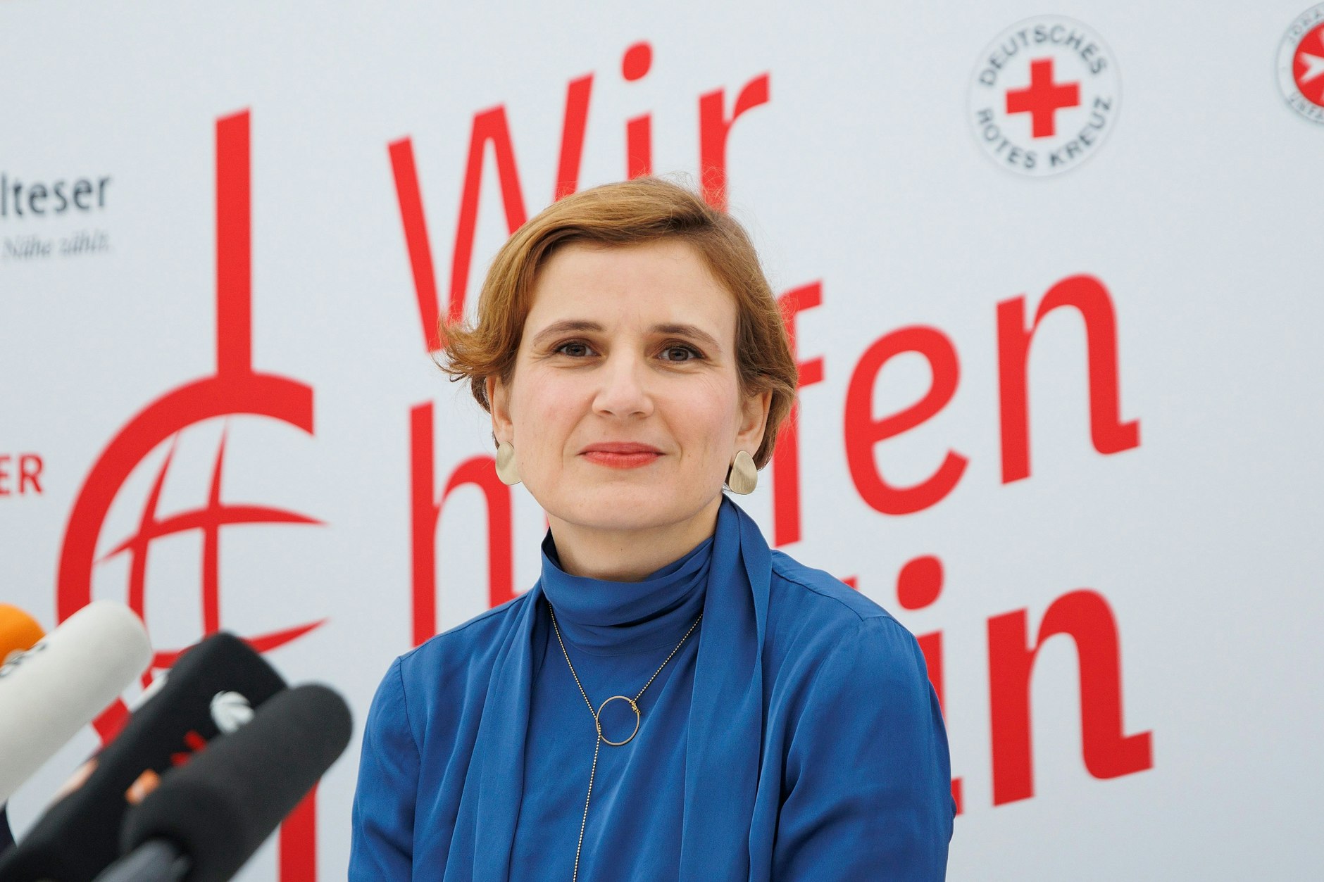 Katja Kipping (Die Linke), Sozialsenatorin Katja Kipping&nbsp; bei einer Pressekonferenz im Ukraine-Ankunftszentrum Tegel, Terminal C, im ehemaligen Flughafen Tegel.&nbsp;