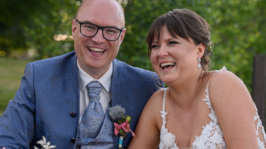 Sind auf ihrer „Hochzeit auf den ersten Blick“ glücklich: Kinga und Morten.