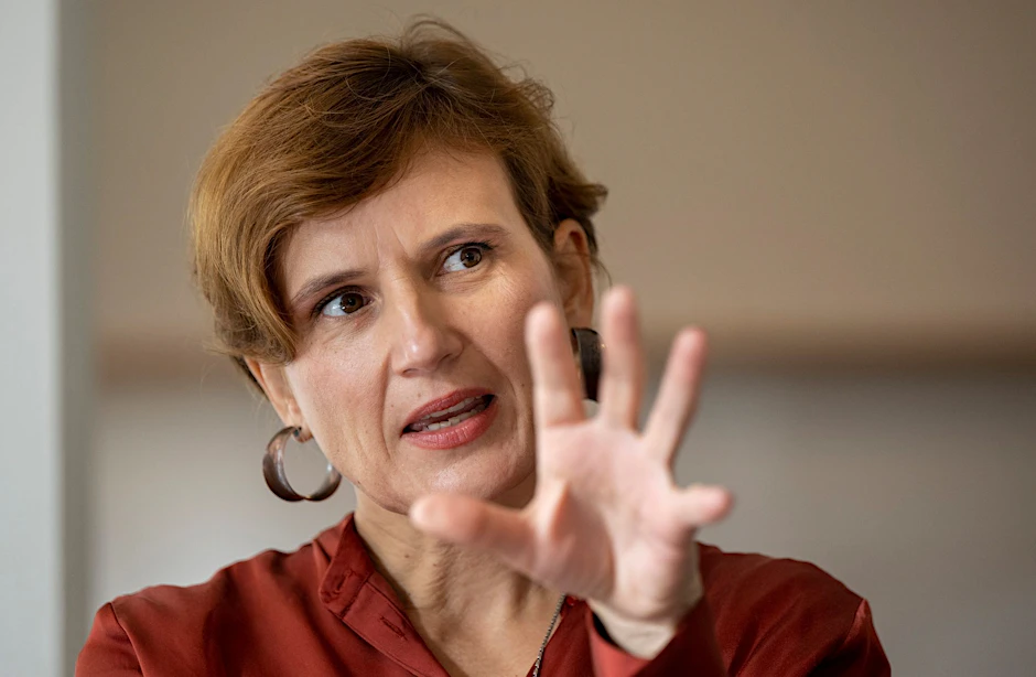 ARCHIV - Katja Kipping (Die Linke) gestikuliert.  d