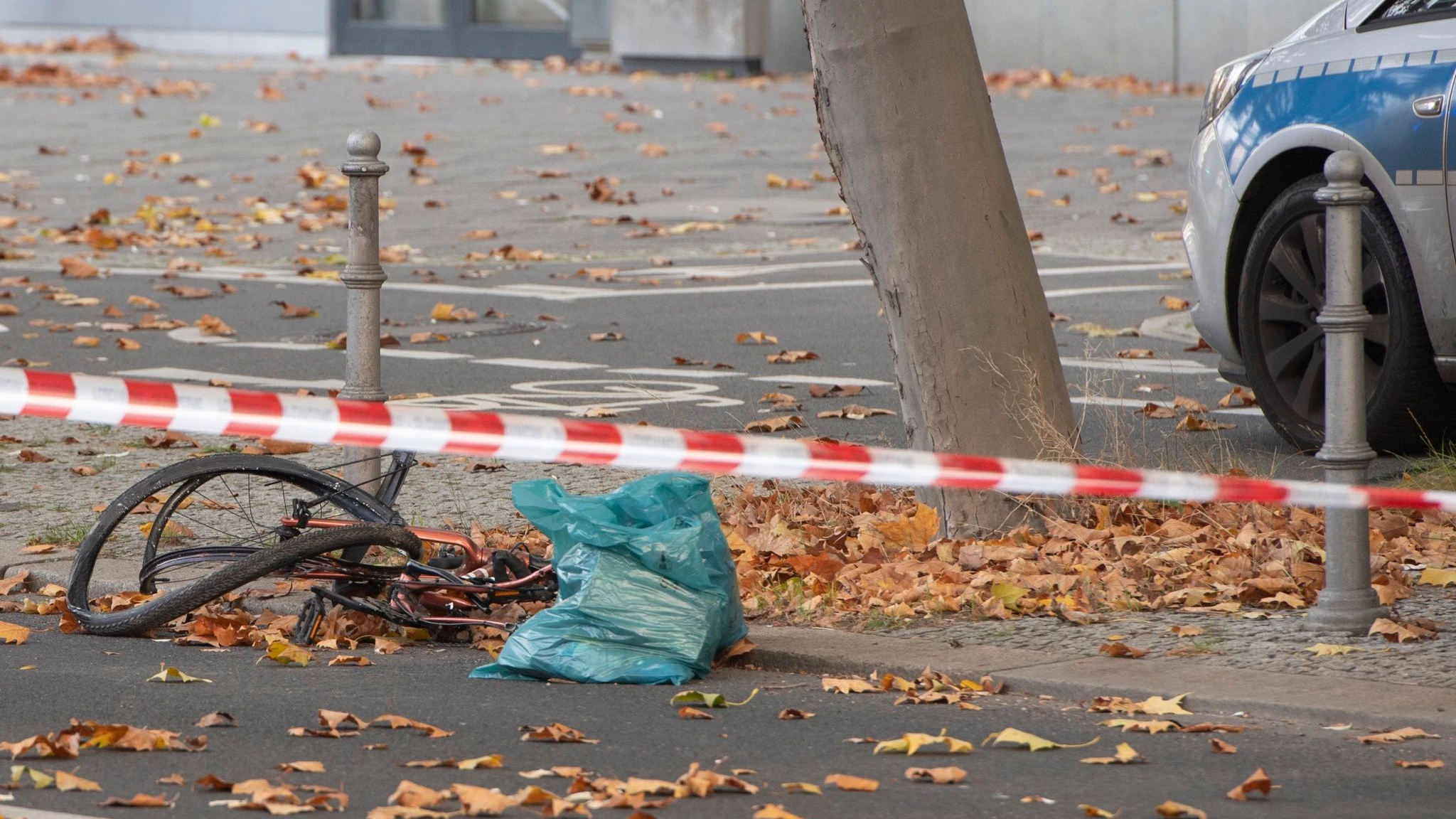 Das Fahrrad, mit dem Sandra Umann unter den Betonmischer geriet und eingeklemmt wurde.