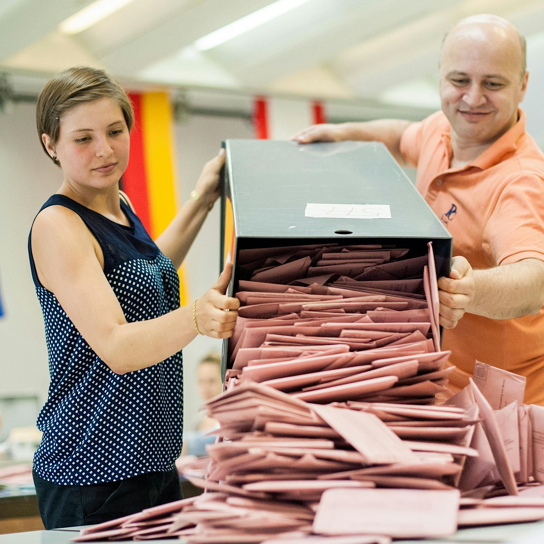 240-Euro-Prämie wirkt: 26.000 Menschen wollen Wahlhelfer in Berlin werden