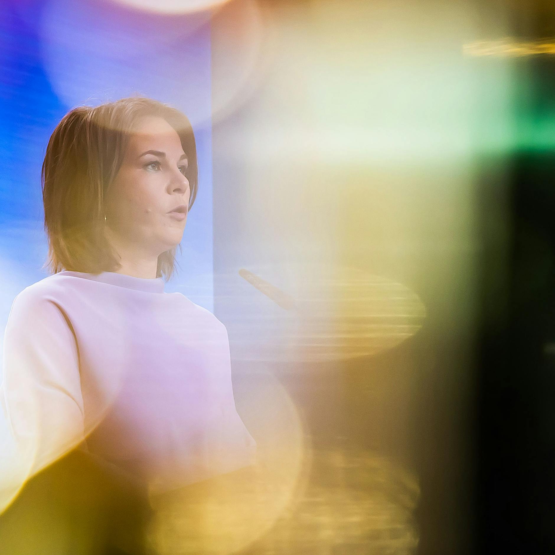 Annalena Baerbock und Iran: Wann wird feministische Außenpolitik gefährlich für Frauen?