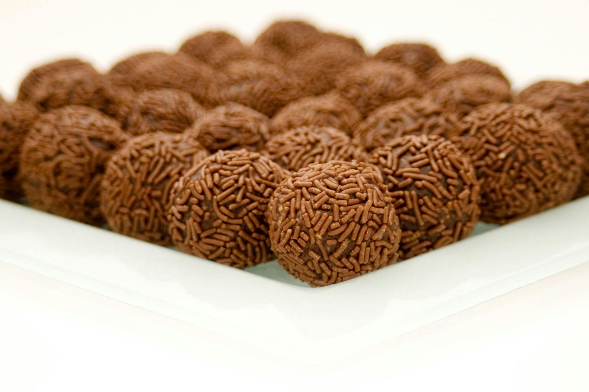 Rumkugeln sind mit diesem Rezept schnell gemacht und einfach lecker.