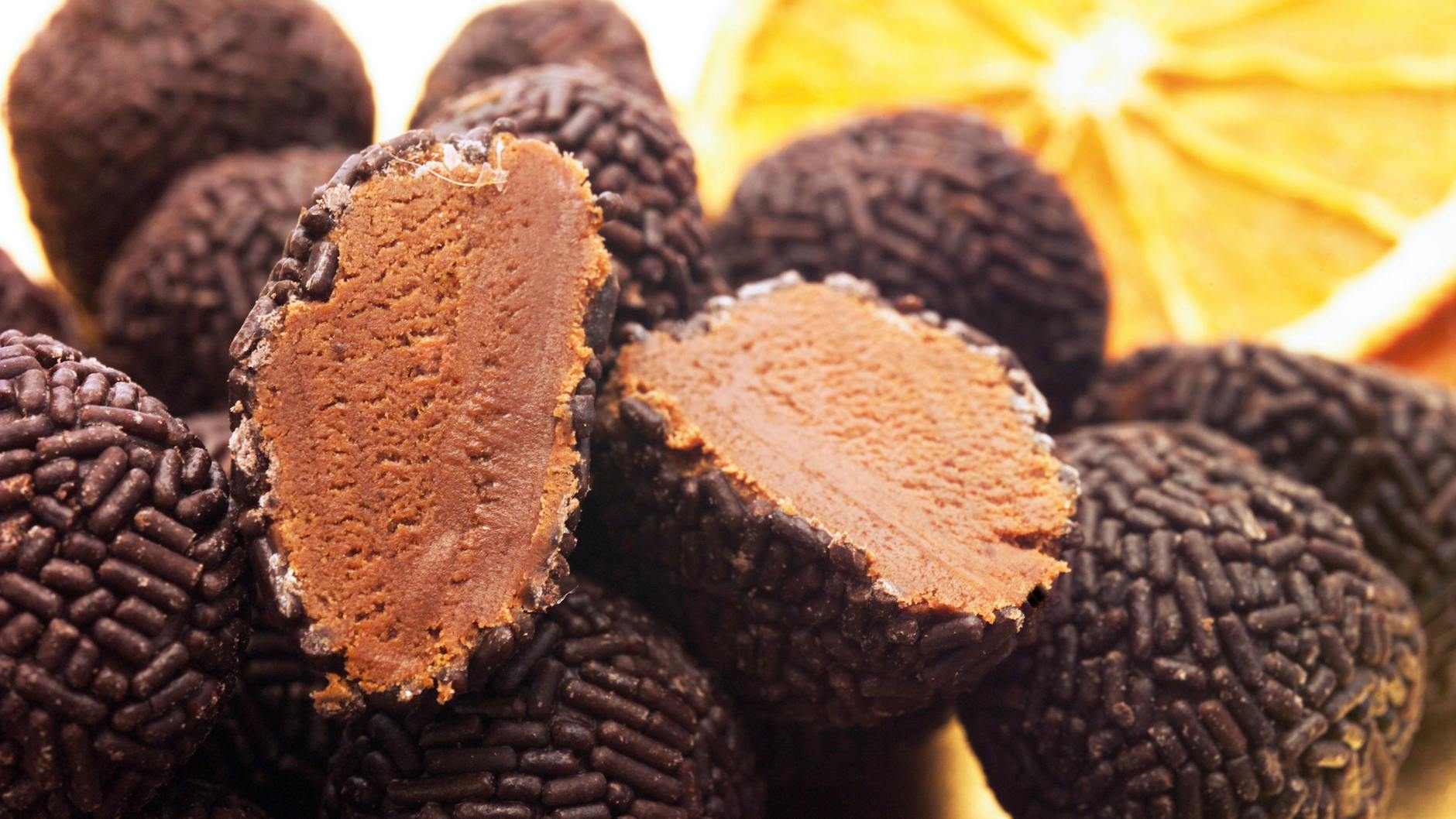 Das Rezept für Rumkugeln ist auch für Pralinen-Anfänger geeignet – sie gelingen jedem.