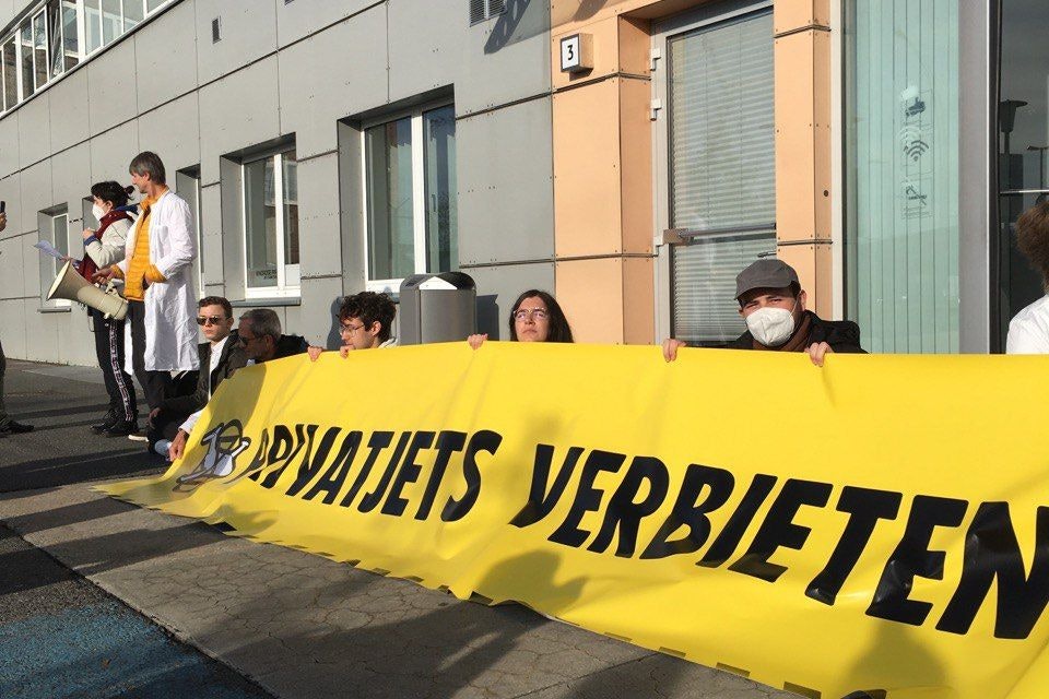 Aktivister ved Berlin-Schoenefeld-blokaden.