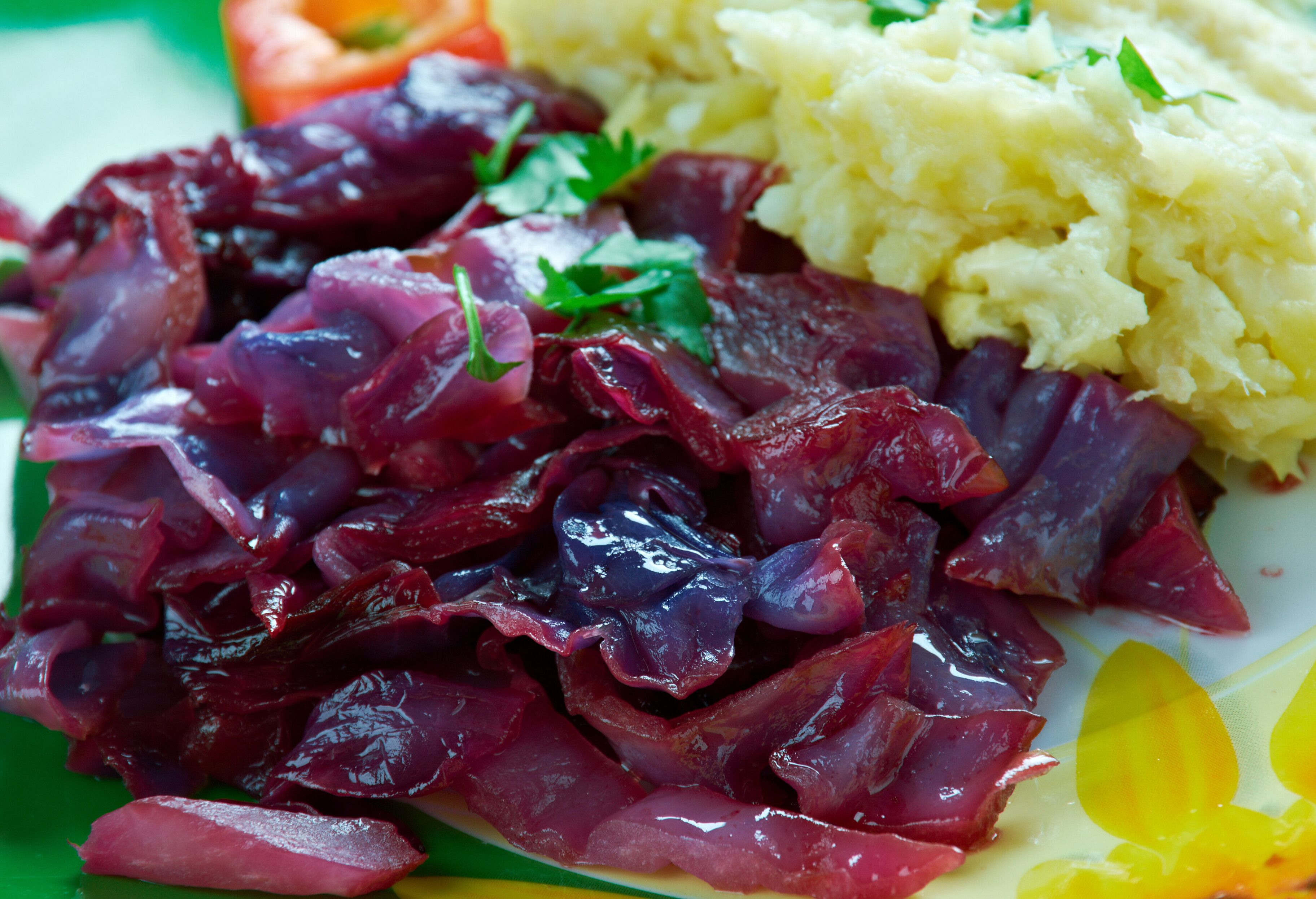 Image - Schnell gemacht und sooo lecker: Rotkohlauflauf mit Hackfleisch nach Omas Rezept