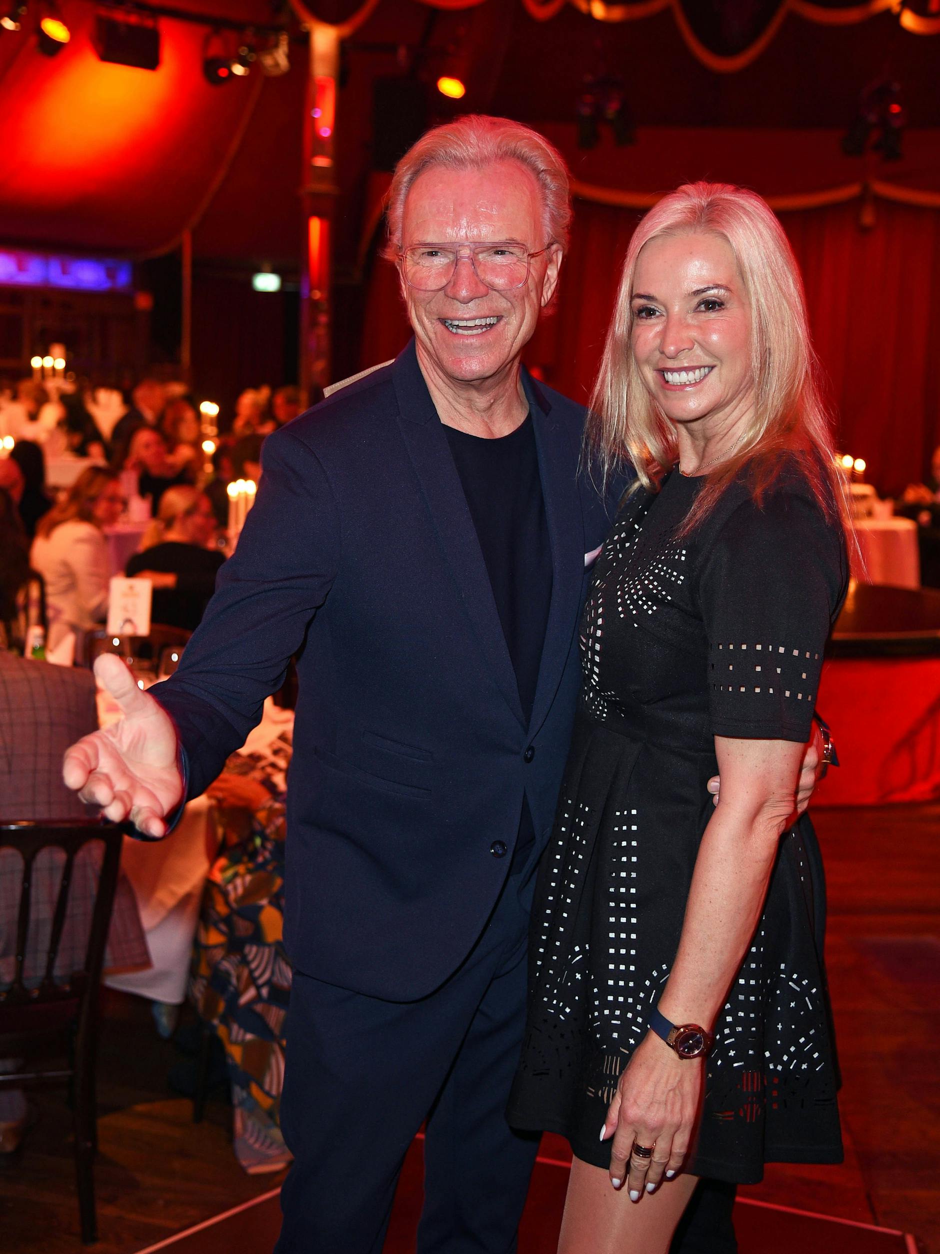 Wolfgang Lippert mit Ehefrau Gesine Lippert bei der Gala-Premiere von Kolja Kleeberg & Hans-Peter Wodarz im Spiegelpalast.