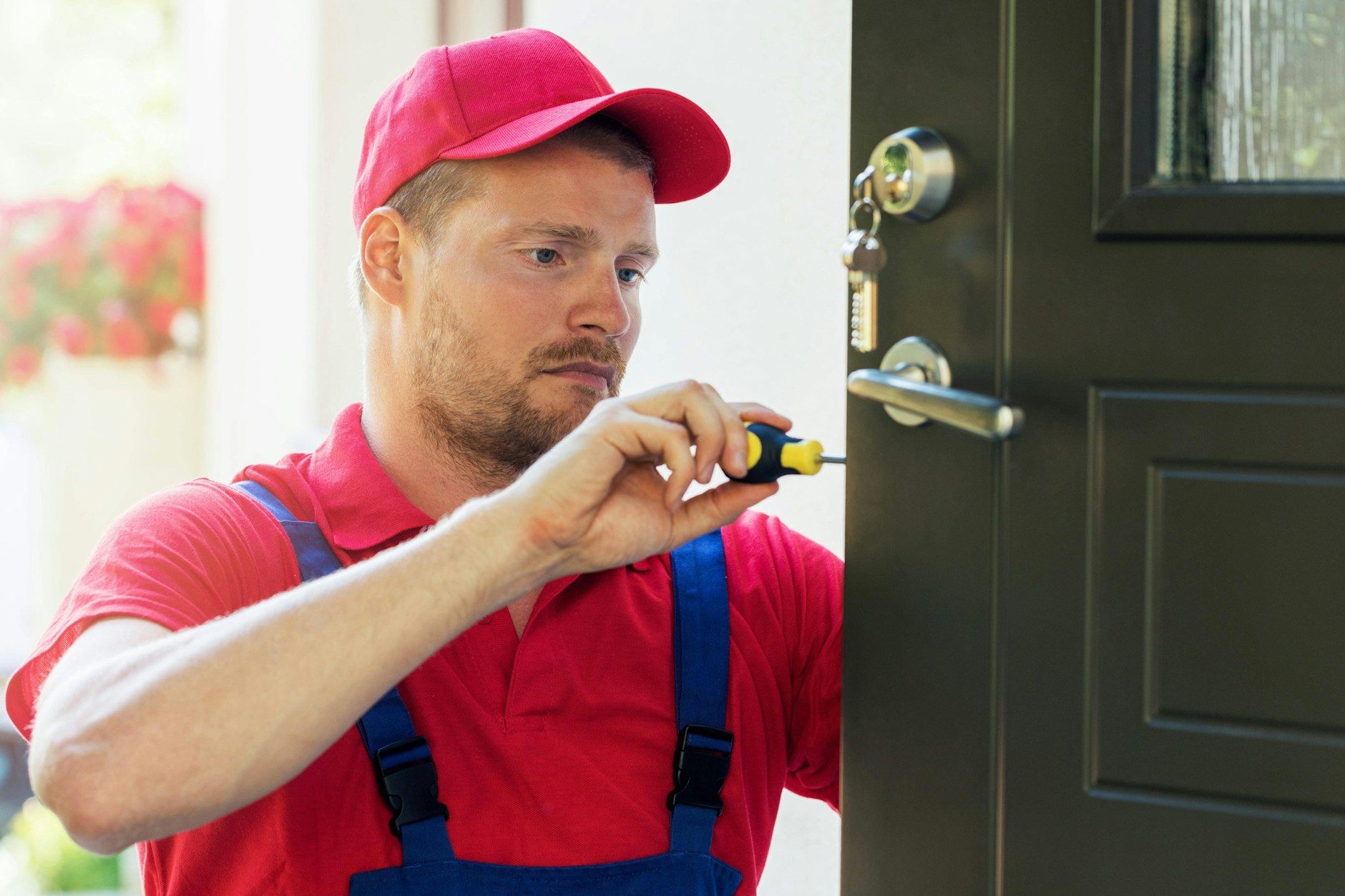 Ein Mitarbeiter eines Schlüsseldienstes.