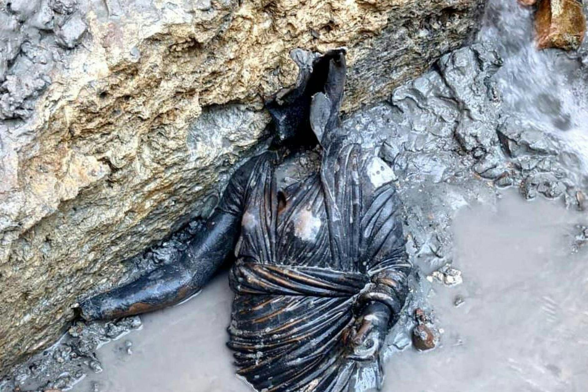 Eine der 24 Bronzestatuen, die in San Casciano dei Bagni in der Toskana gefunden wurden.