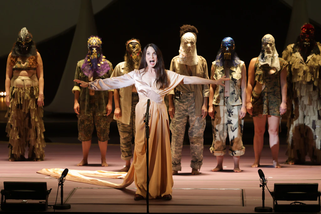 Hyäne Fischer: Das „totale Musical“ an der Berliner Volksbühne