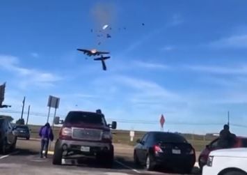 USA: Flugzeuge Kollidieren Bei Show In Texas (Video)