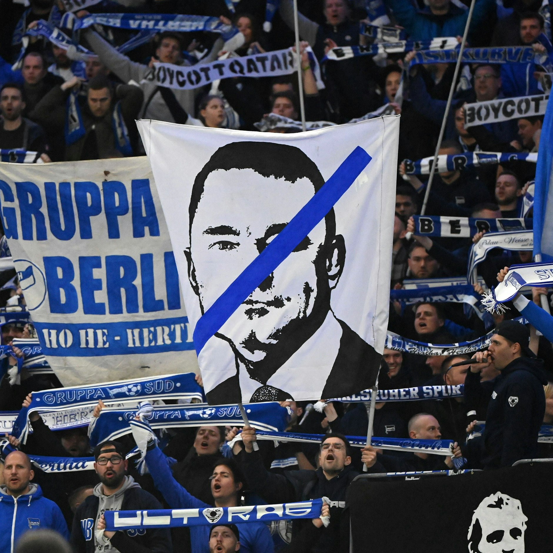 Investor Lars Windhorst hat sich bei Hertha komplett ins Abseits manövriert. Bei den Fans ist er unten durch. 