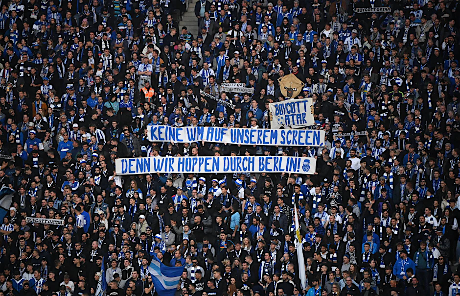 Herthas Fans und Mitglieder positionieren sich deutlich zur bevorstehenden Fußballweltmeisterschaft in Katar.