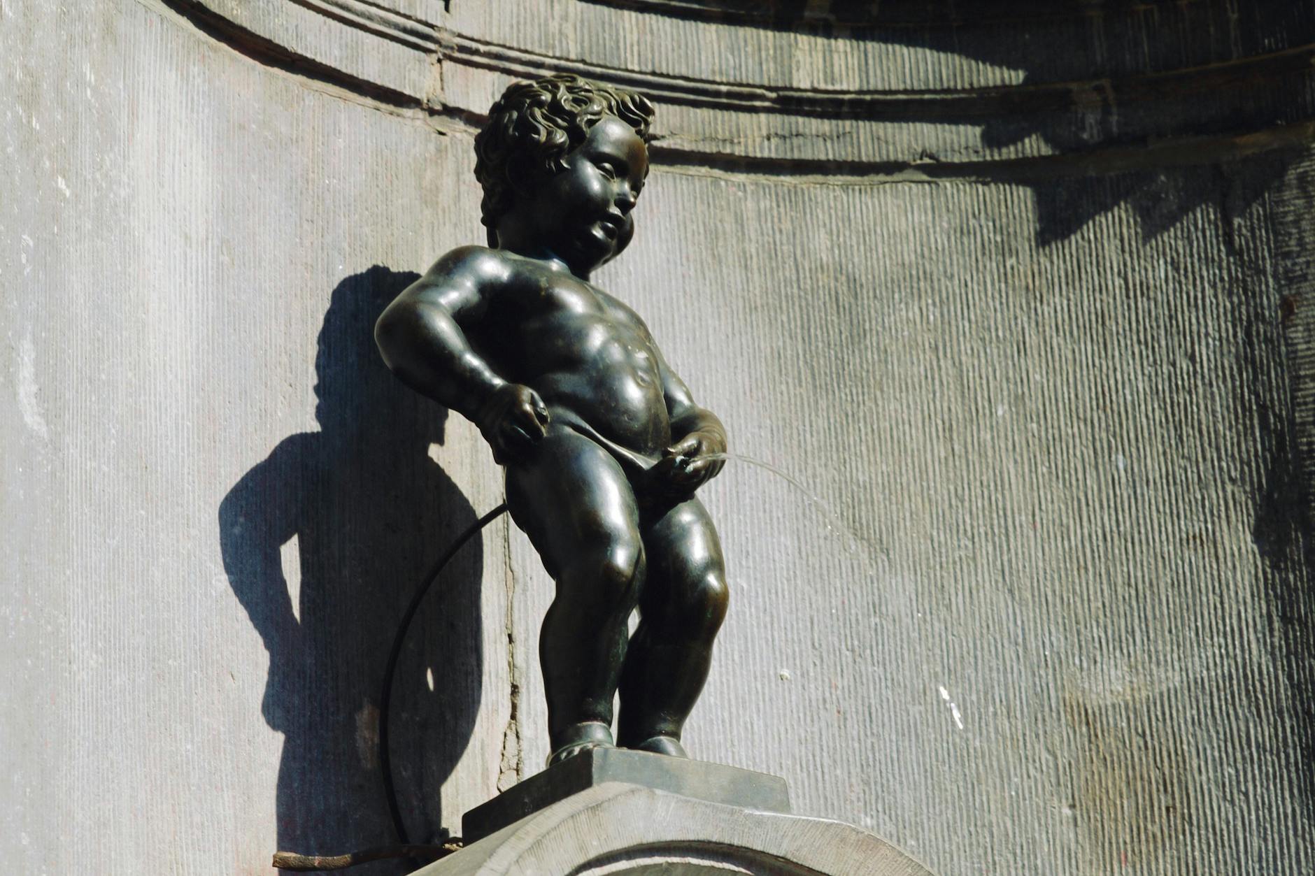 Na, läuft noch alles? Das berühmte Manneken Pis in Brüssel.