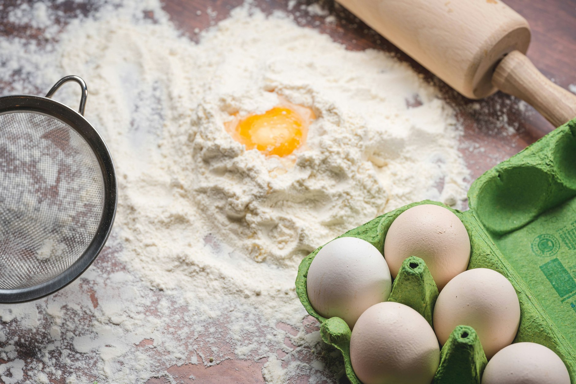 Pünktlich zur Plätzchenzeit droht Deutschland ein Eiermangel.