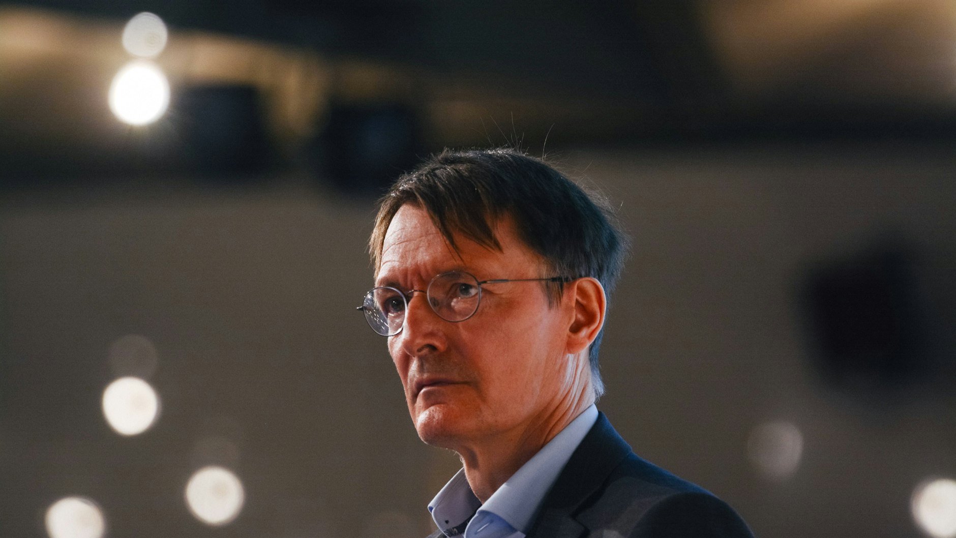 Karl Lauterbach: "Ohne Personenschutz kann ich nicht vor die Tür gehen".