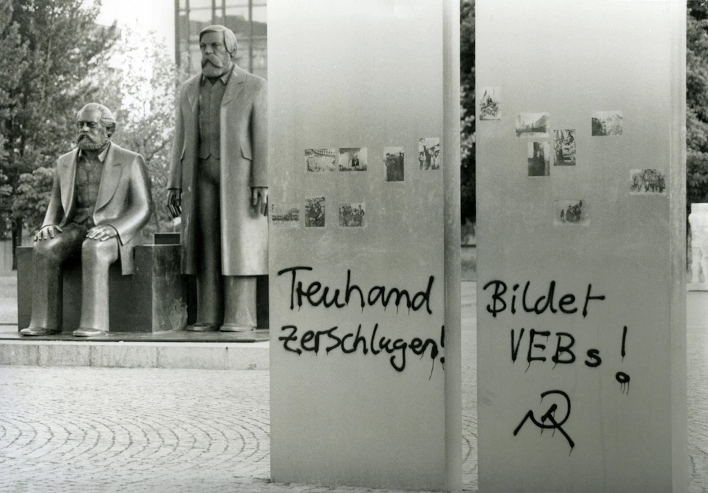 Krippe bis Kampfgruppe: Die Treuhand begrub das Herzstück der DDR-Gesellschaft