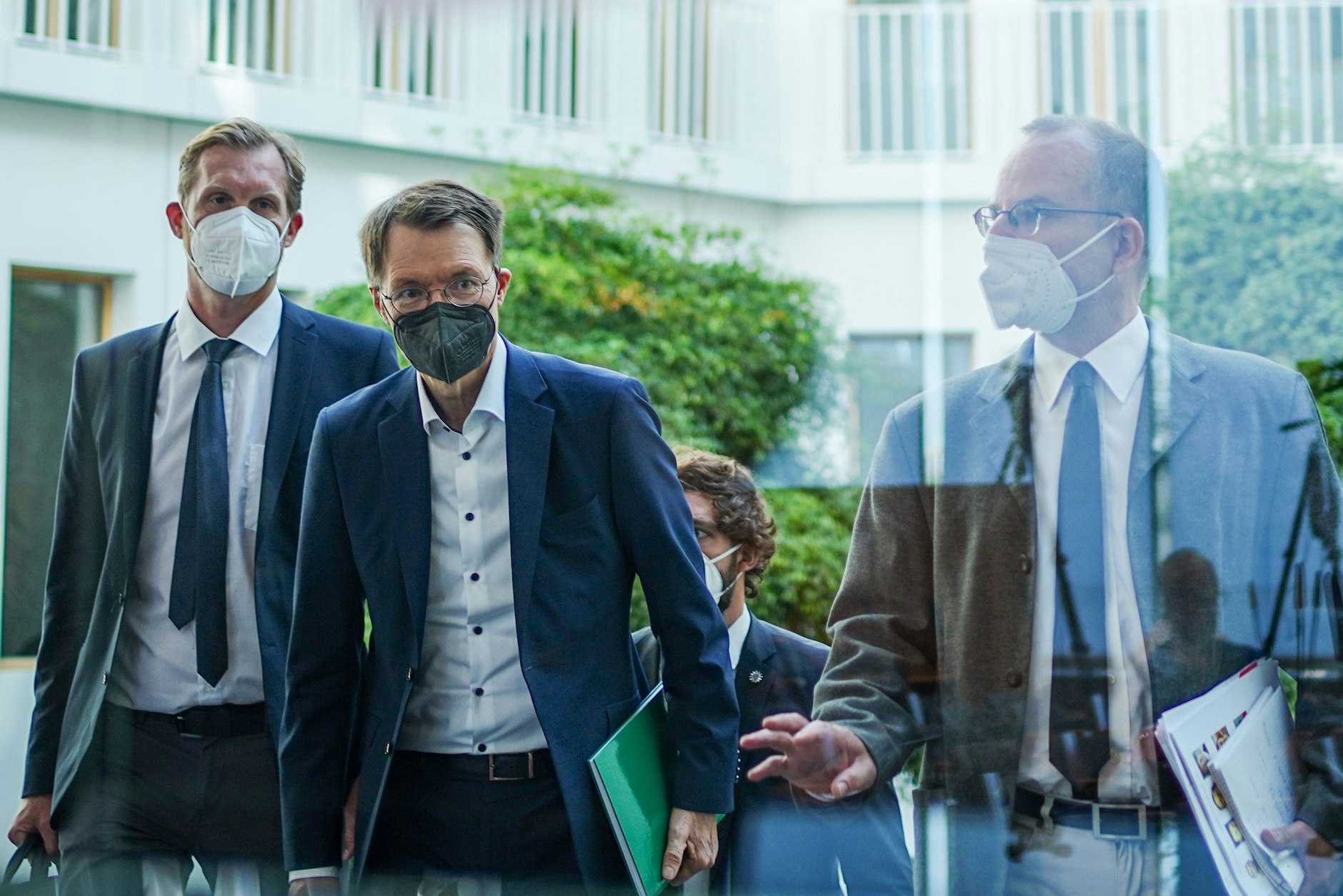 Karl Lauterbach: Man darf ihn nicht zu sehr kritisieren.