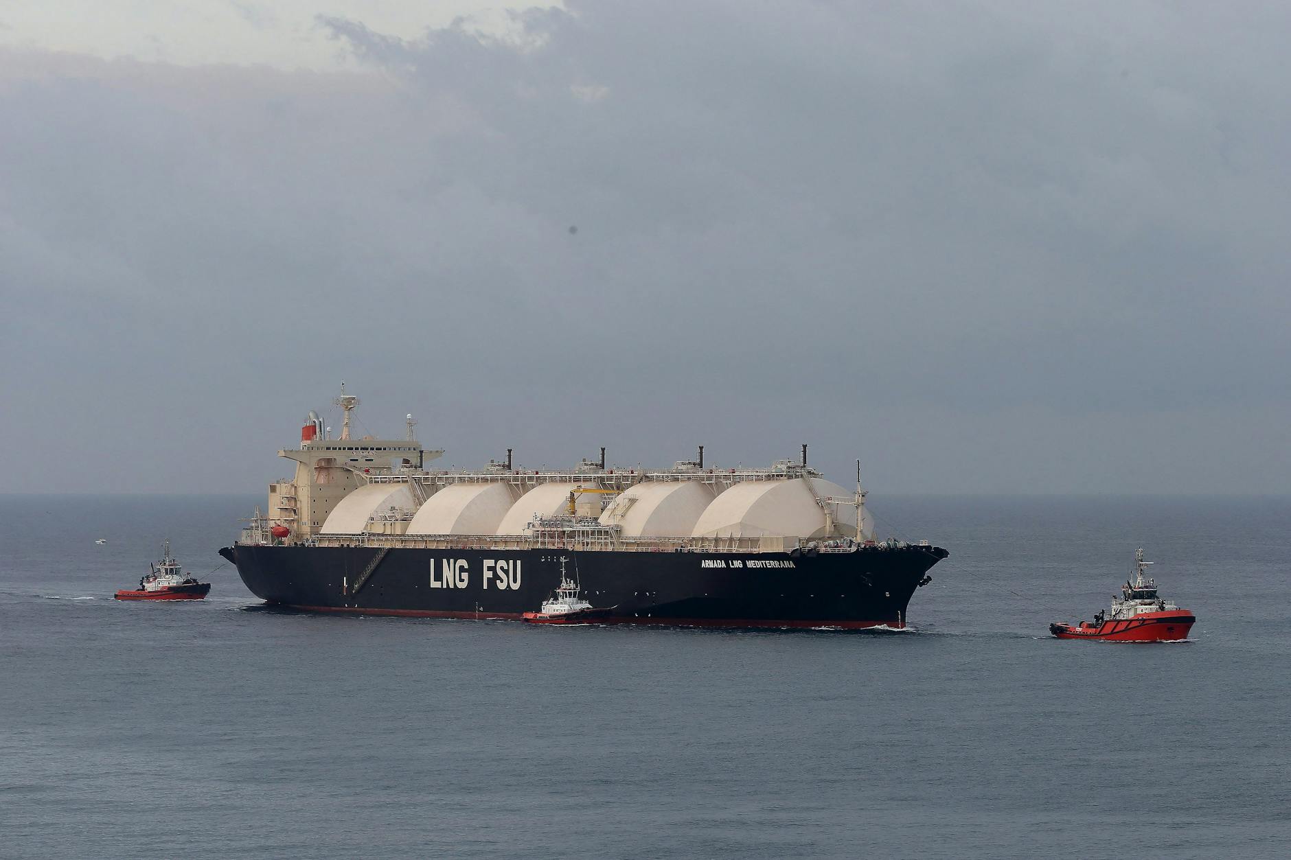 Ein LNG-Lagertankschiff