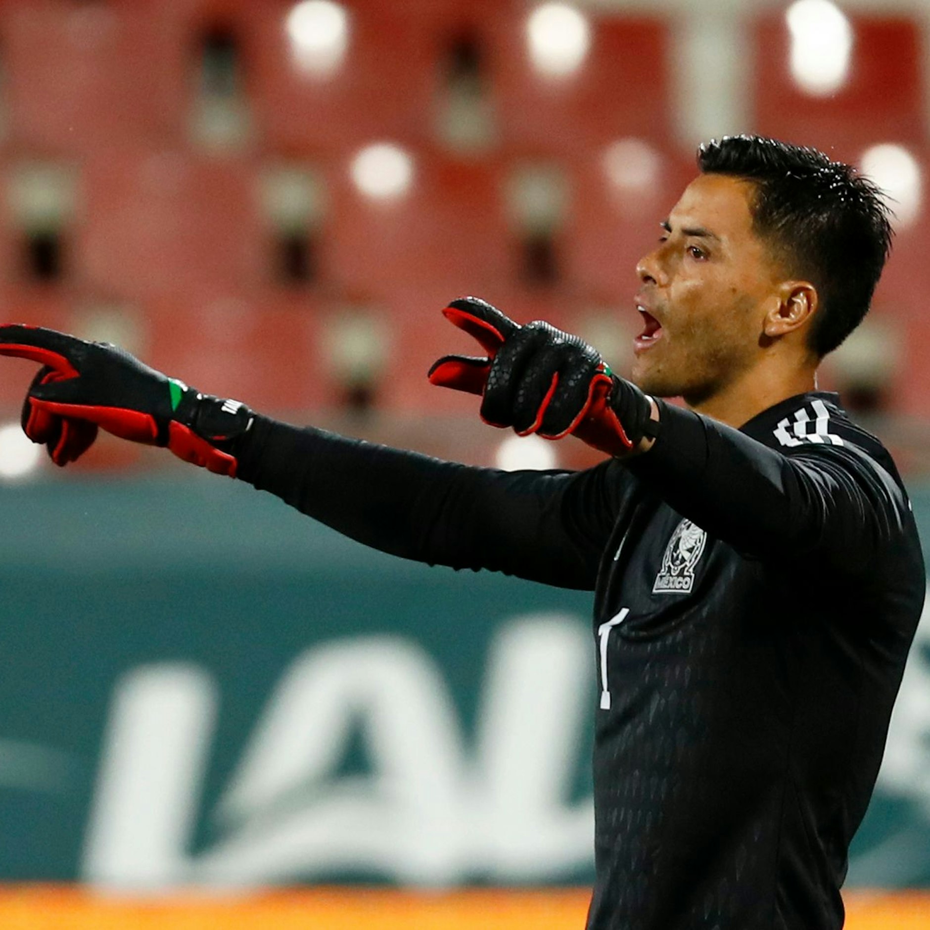 Mexikos Torwart Alfredo Talavera ist mit 40 Jahren der Super-Oldie des Turniers.