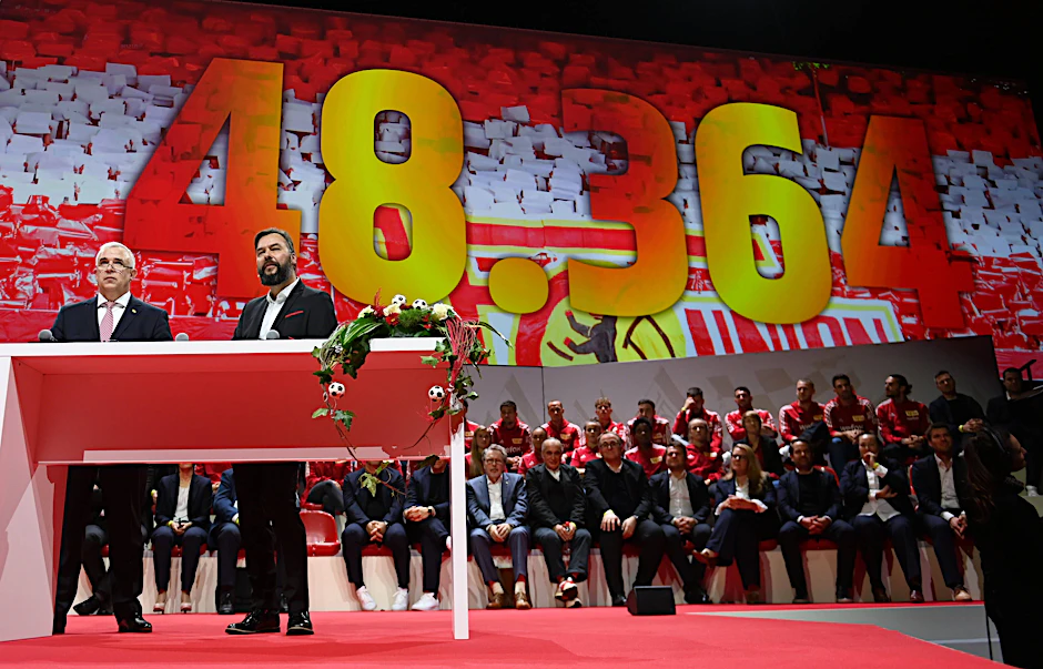 Die wohl schönste Zahl des Abends: 48.364 Mitglieder verzeichnet der 1. FC Union Berlin und feierte das am Montagabend im Tempodrom.