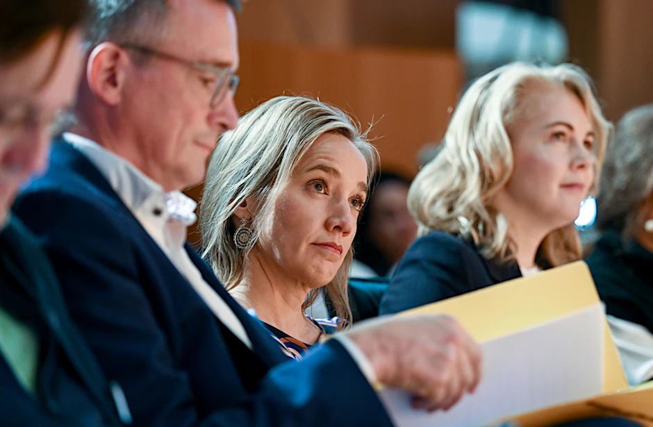 Der Historiker Andreas Rödder (l.), die ehemalige Bundesfamilienministerin Kristina Schröder (CDU) und Linda Teuteberg (FDP) nehmen am Kongress „Wokes Deutschland – Identitätspolitik als Bedrohung unserer Freiheit?“ teil.