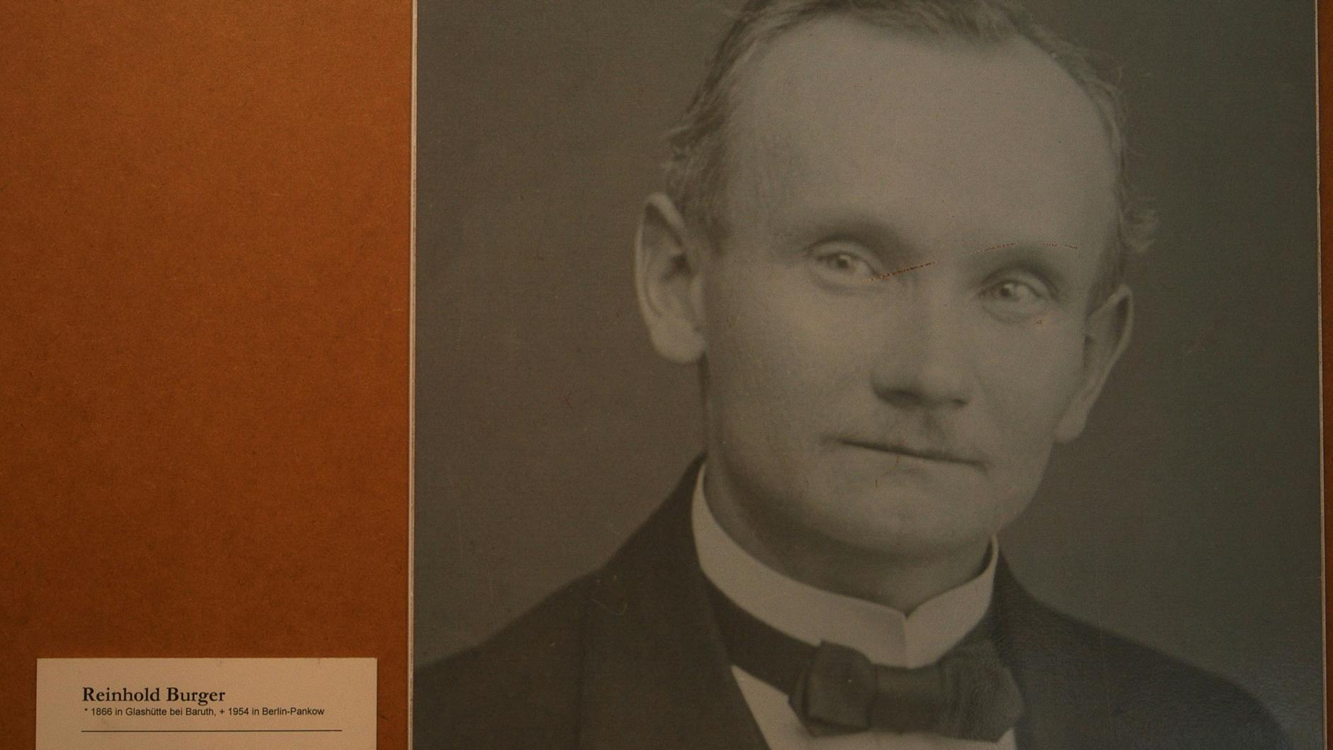 Das Bild von Reinhold Burger in der Ausstellung in Glashütte