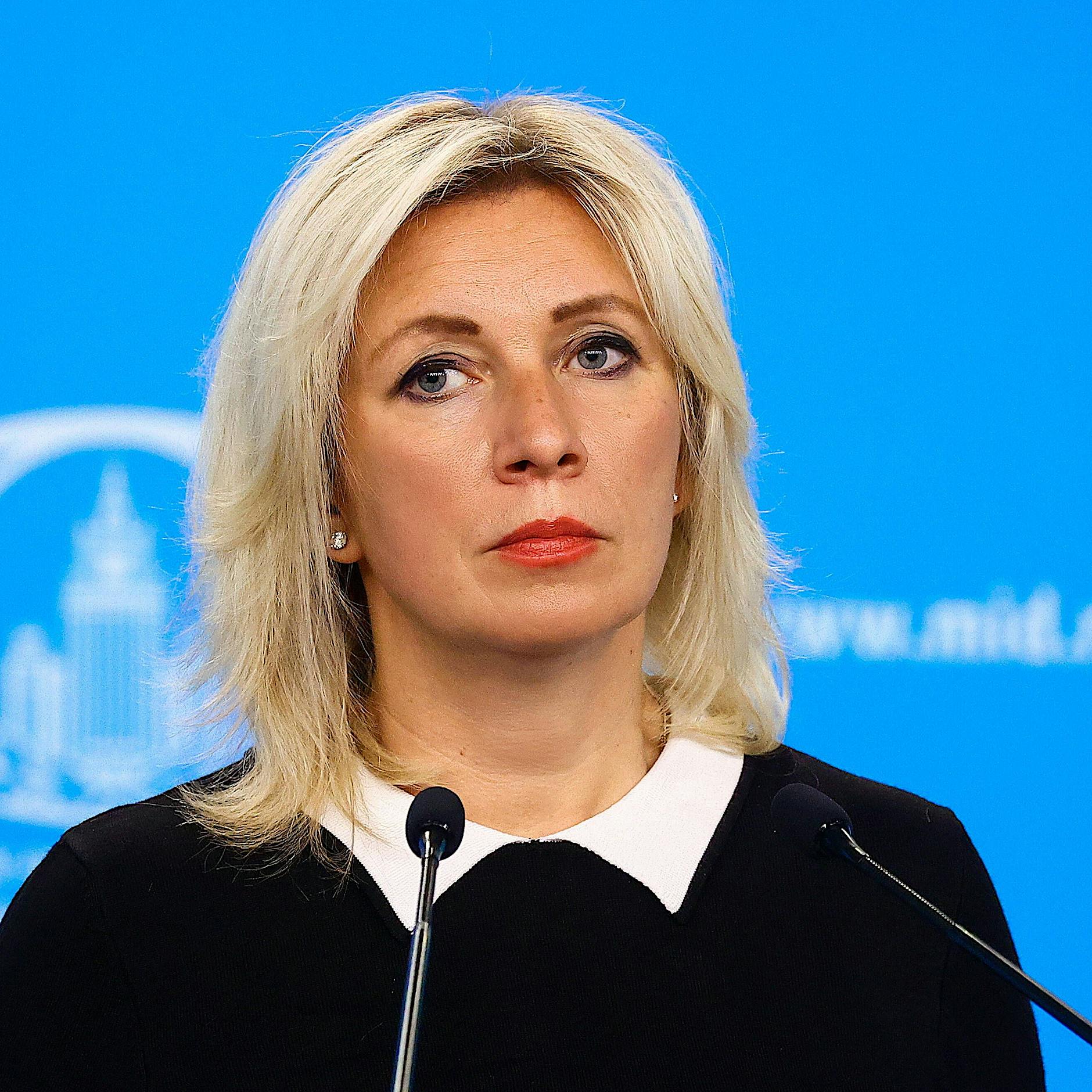 Lawrows Sprecherin Sacharowa macht sich über Raketeneinschlag in Polen lustig