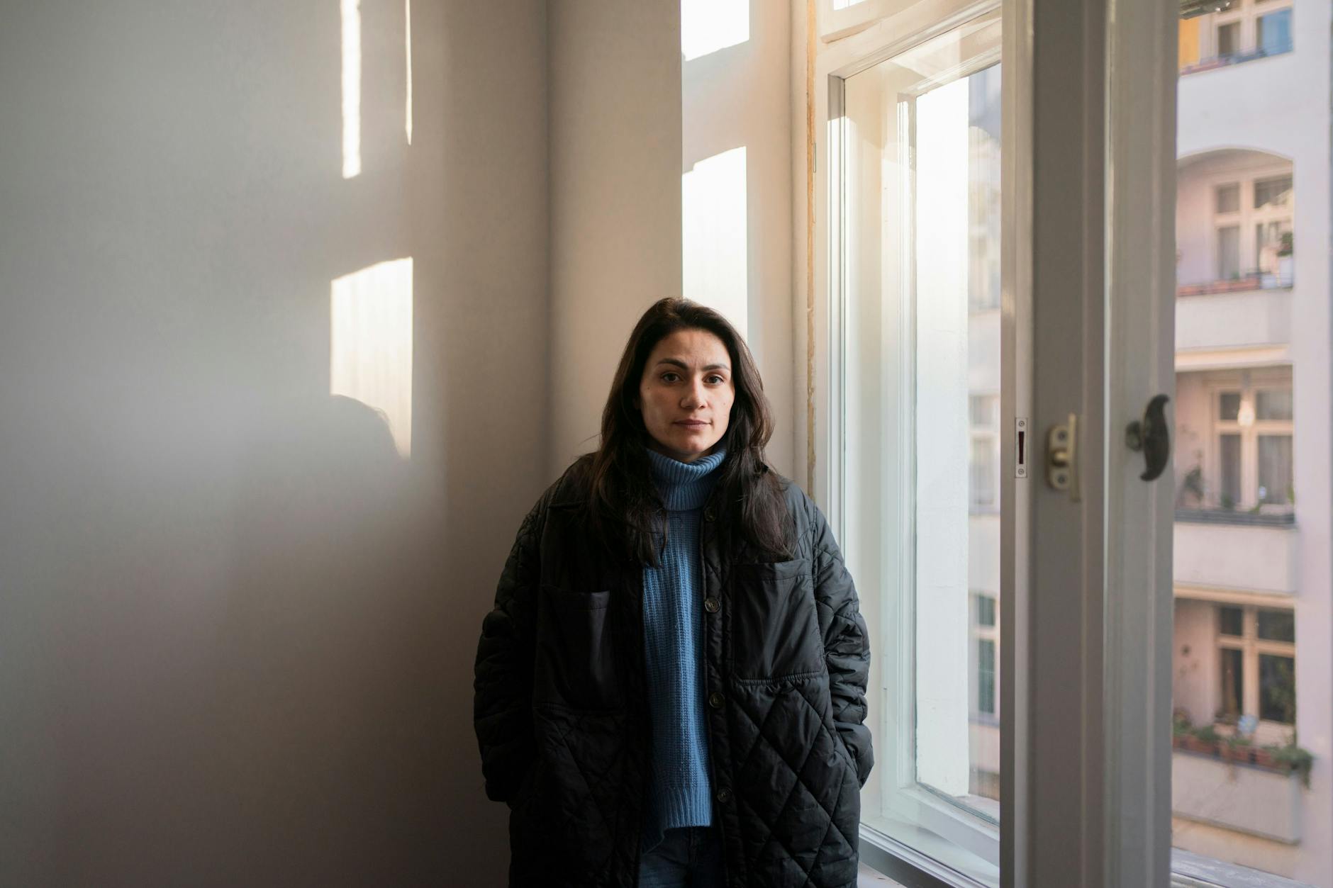 Die Schauspielerin Halima Ilter in der Wohnung ihrer Mutter in Berlin-Schöneberg. Der Familie wurde nach 23 Jahren der Mietvertrag gekündigt.