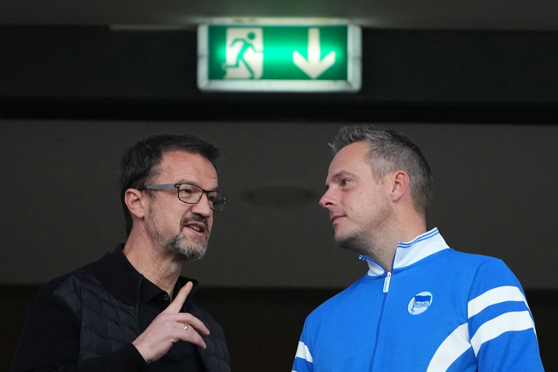 Notausgang Sparen! Darin sind sich Manager Fredi Bobic und Präsident Kay Bernstein völlig einig.