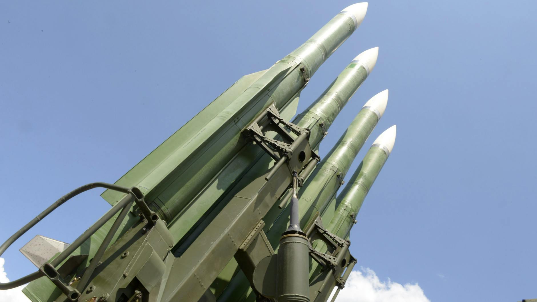 Eine Buk-Batterie der finnischen Armee.