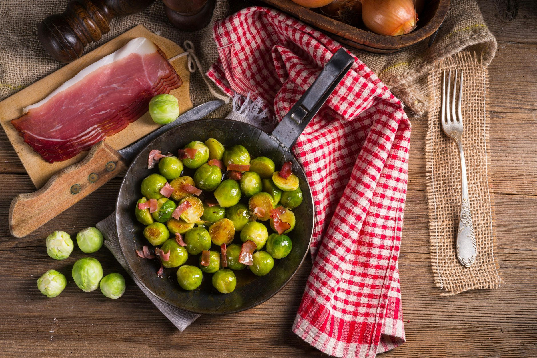 Rosenkohl und Speck passen gut zusammen. 